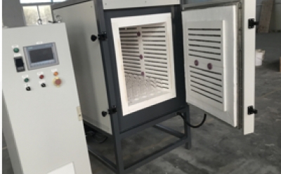 工业箱式炉厂家怎么选？上海冠顶从基地到服务的实力答卷